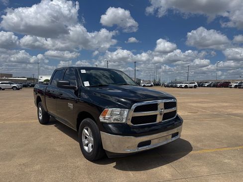 Used 2021 RAM 1500 Classic SLT image 1