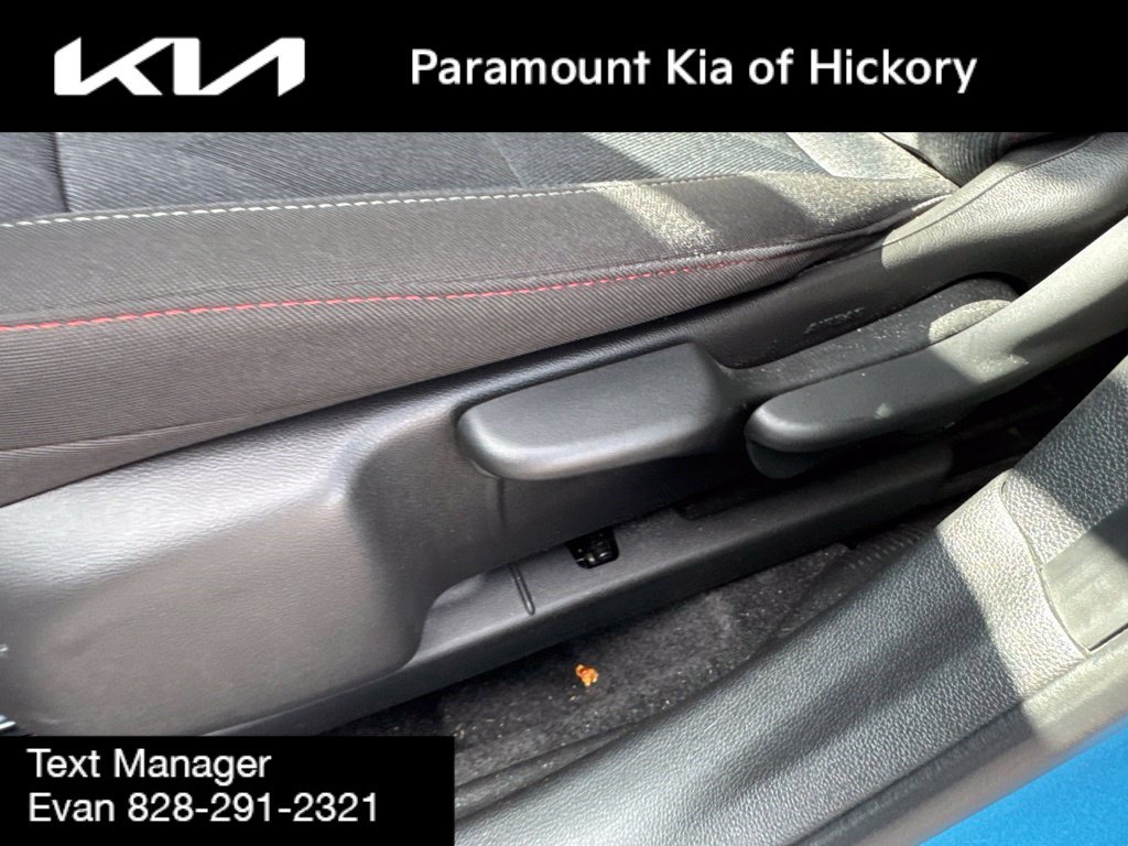 Used 2025 Chevrolet Trax RS w/ Driver Confidence Package FWD image 17