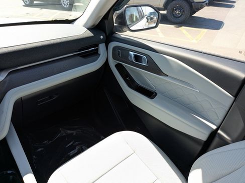 New 2026 Ford Explorer Platinum image 21