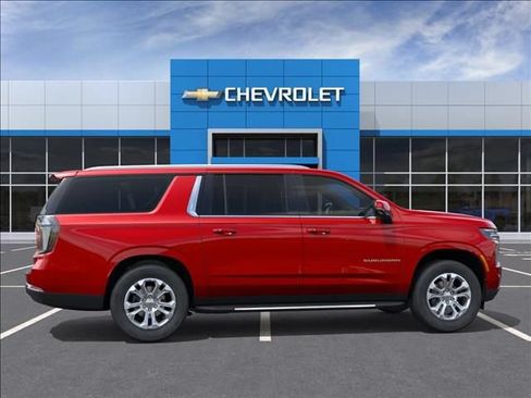New 2026 Chevrolet Suburban LT w/ Comfort Package AWD/4WD image 5