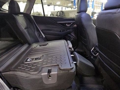Used 2025 Subaru Outback Limited XT image 40