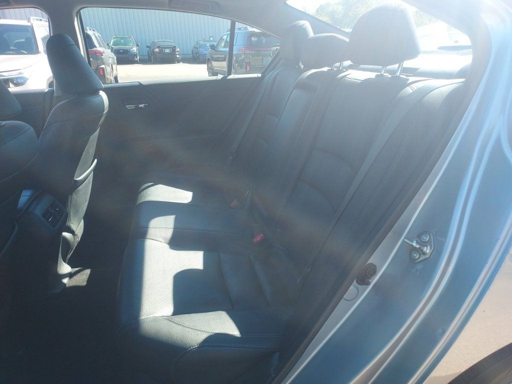 Used 2017 Honda Accord EX-L image 33
