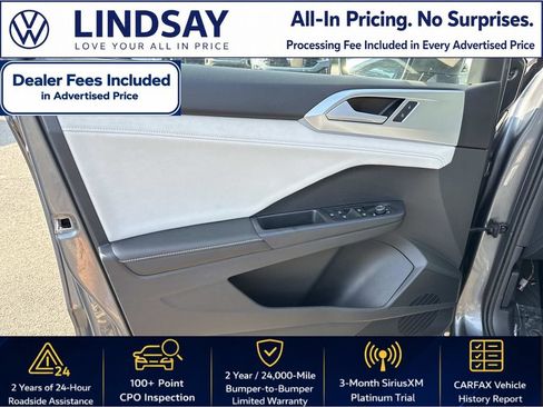 Certified 2025 Volkswagen Taos SE w/ Panoramic Sunroof Package AWD/4WD image 8