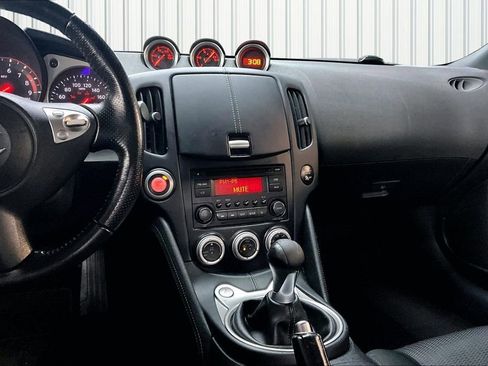 Used 2020 Nissan 370Z Coupe image 9