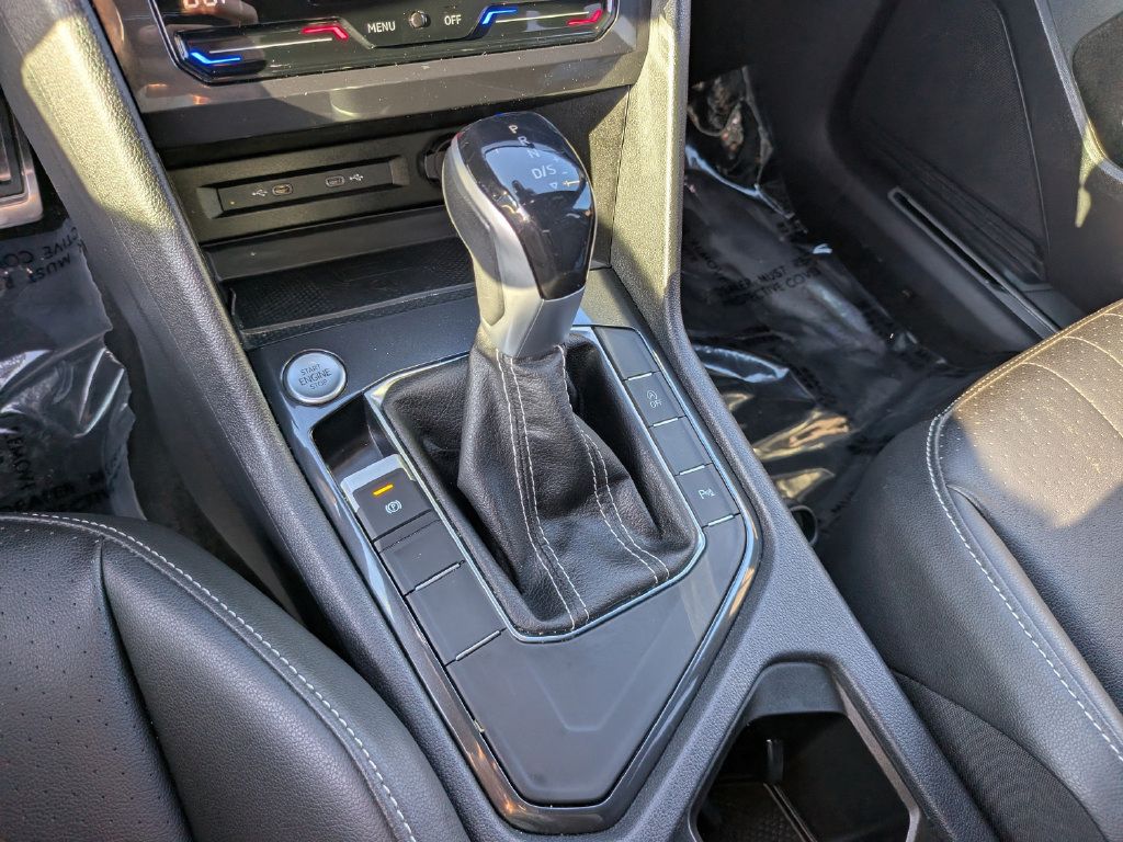 Certified 2023 Volkswagen Tiguan SE R-Line FWD image 23