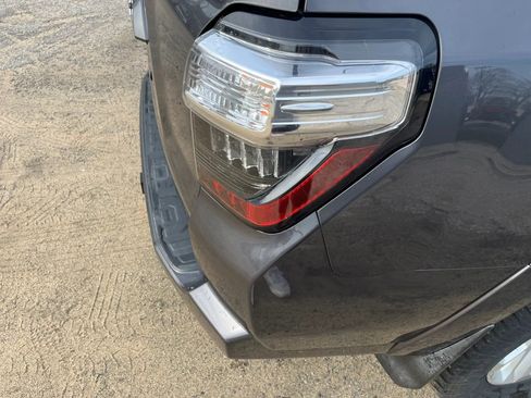 Used 2016 Toyota 4Runner SR5 Premium image 28