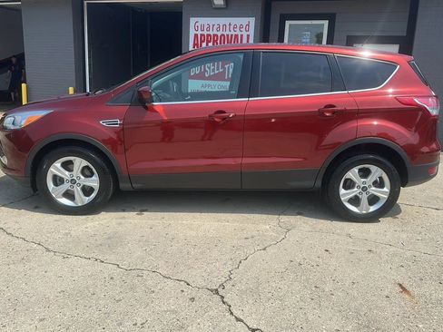 Used 2014 Ford Escape SE FWD image 2