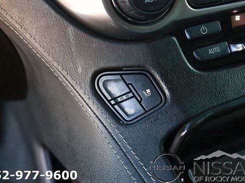 Used 2019 Chevrolet Suburban Premier AWD/4WD image 28