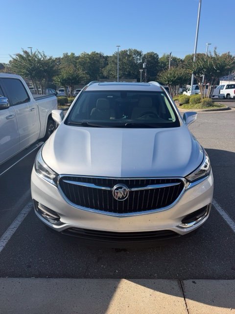 Used 2020 Buick Enclave Essence FWD image 2