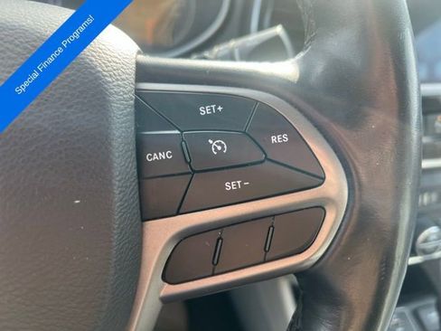 Used 2019 Jeep Cherokee Limited image 13