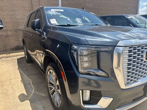 Used 2021 GMC Yukon Denali w/ Denali Premium Package AWD/4WD image 3