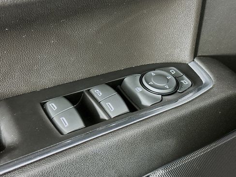 Used 2023 Chevrolet Silverado 1500 LT AWD/4WD image 15