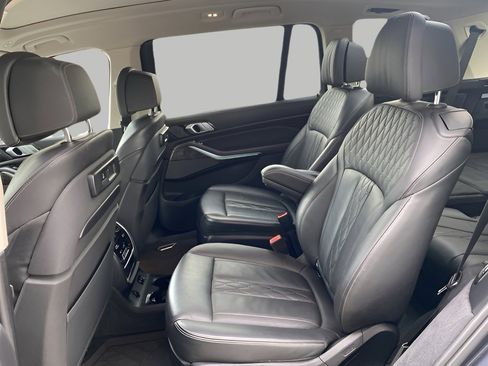 Used 2019 BMW X7 xDrive50i w/ Executive Package image 10