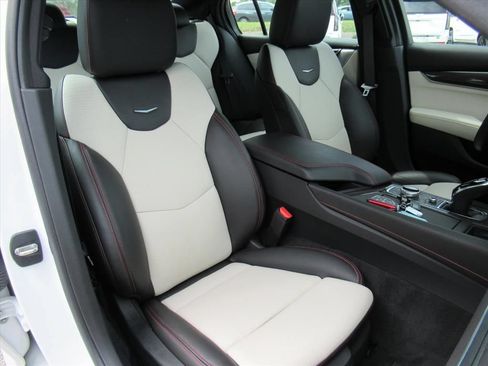 Used 2022 Cadillac CT5 Sport w/ Super Cruise 2 Package RWD image 9
