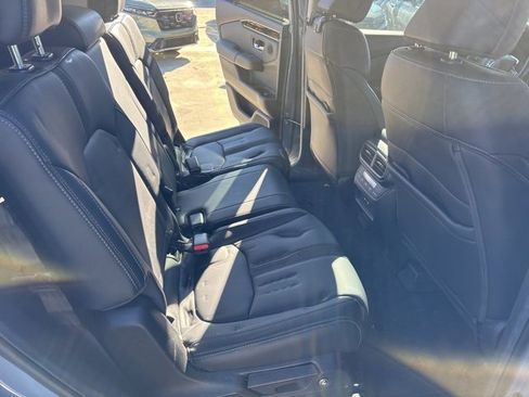 Certified 2024 Honda Pilot Touring image 16