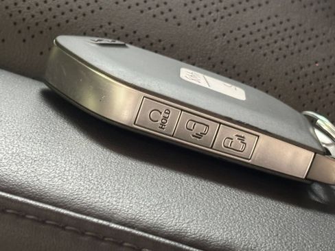 Used 2026 Kia Carnival FWD image 26