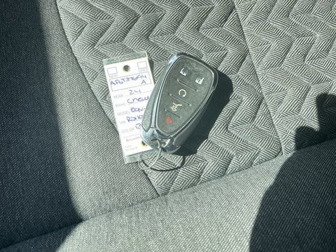 Used 2024 Chevrolet Equinox LT w/ LPO, Floor Liner Package FWD image 33
