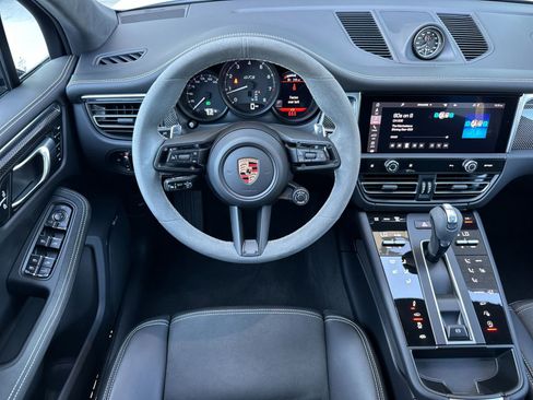 Used 2025 Porsche Macan GTS AWD/4WD image 15
