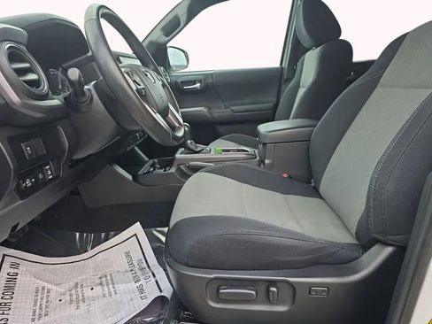 Used 2023 Toyota Tacoma TRD Sport w/ Black Out Package (TMS) image 15