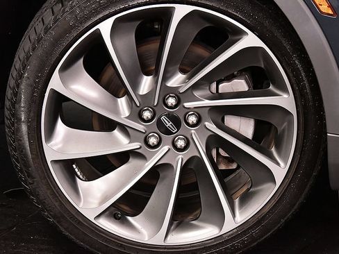 Used 2021 Lincoln Nautilus Reserve w/ Equipment Group 202A AWD/4WD image 9
