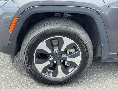 Used 2024 Jeep Grand Cherokee Limited 4xe AWD/4WD image 16