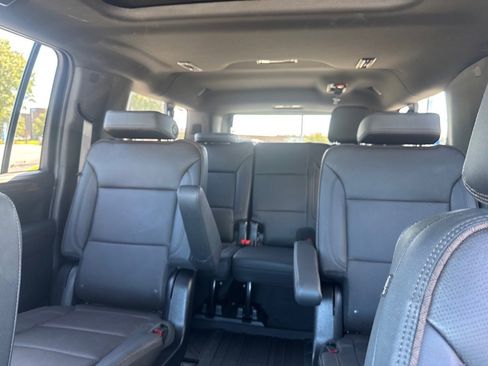 Used 2023 Chevrolet Suburban High Country image 14
