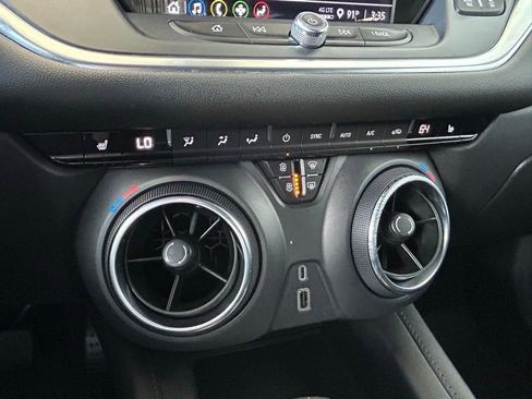 Used 2021 Chevrolet Blazer LT image 41