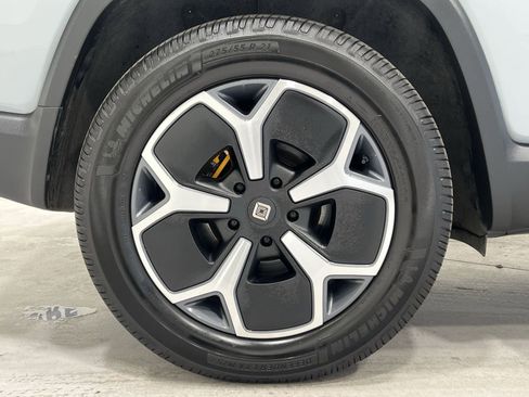 Used 2023 Rivian R1S Adventure image 10