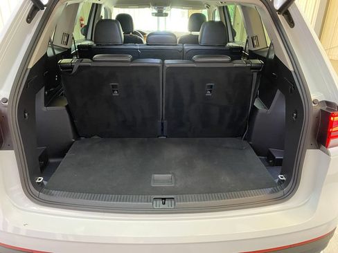 Used 2025 Volkswagen Atlas SE FWD image 29