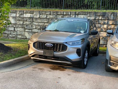 Used 2024 Ford Escape Active FWD image 3