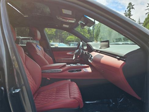 Used 2025 Genesis GV70 3.5T Sport w/ Sport Advanced Package image 11