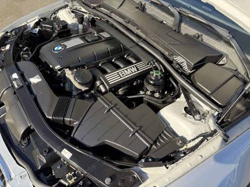 Used 2011 BMW 328i xDrive Wagon image 11