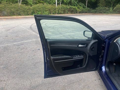 Used 2016 Chrysler 300 Limited RWD image 15