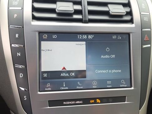 Used 2020 Lincoln MKZ w/ Convenience Package image 19