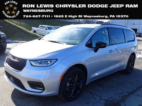 New 2026 Chrysler Pacifica Select w/ S Appearance Package image 1