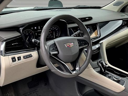 Certified 2024 Cadillac XT6 Premium Luxury w/ Technology Package AWD/4WD image 17