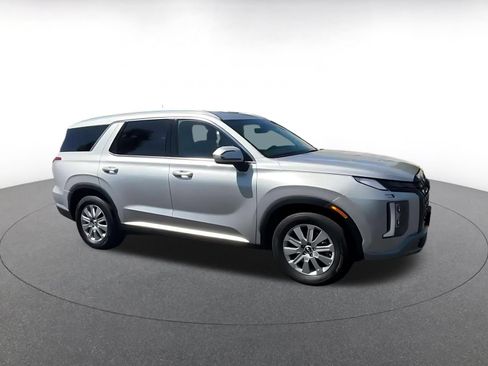 Used 2025 Hyundai Palisade SEL FWD image 2