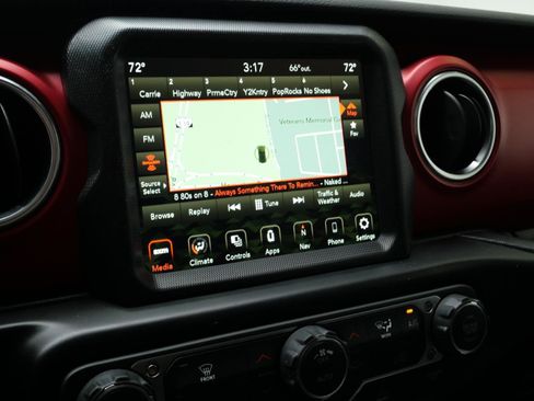 Used 2022 Jeep Wrangler Rubicon AWD/4WD image 19