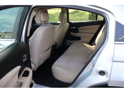 Used 2011 Chrysler 200 Touring image 7