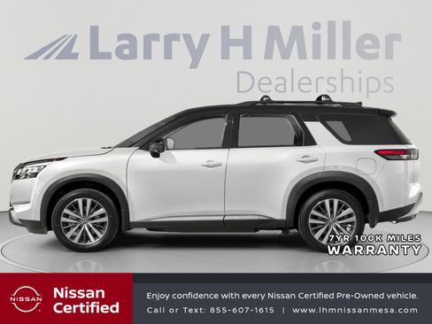 Certified 2024 Nissan Pathfinder Platinum w/ Black Appearance Package AWD/4WD image 3