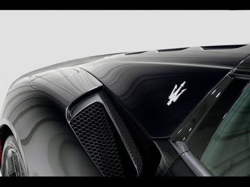 Used 2023 Maserati MC20 Spyder image 40