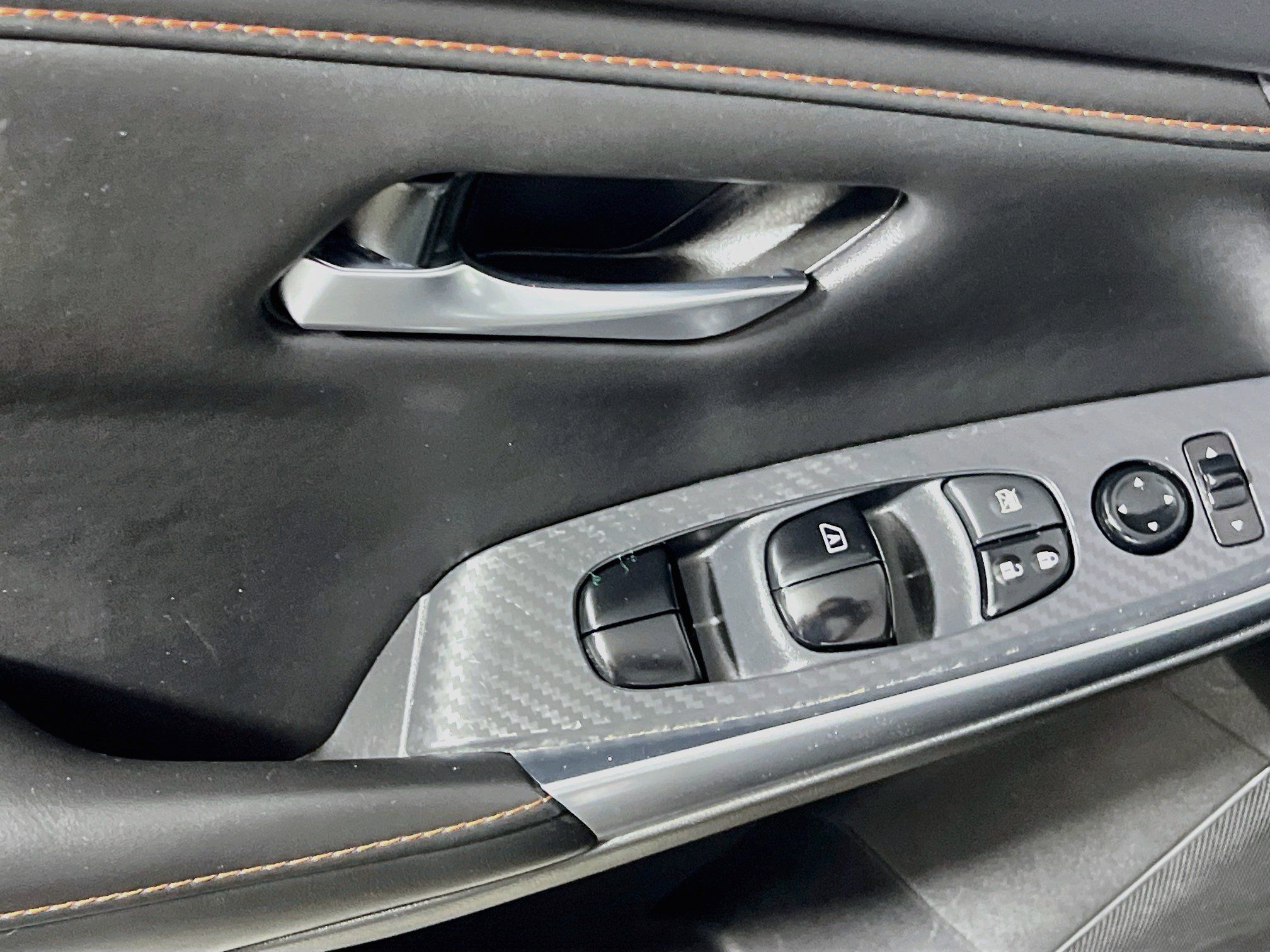 Used 2025 Nissan Sentra SR FWD image 17