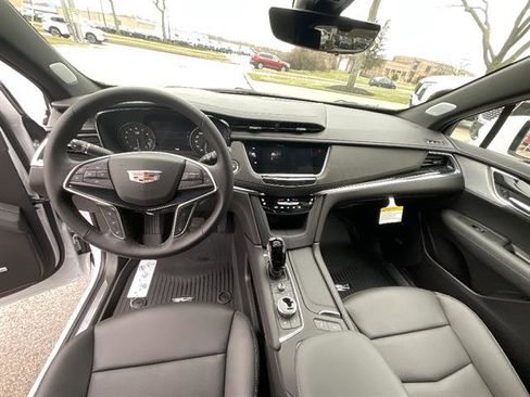 New 2026 Cadillac XT5 Premium Luxury image 7