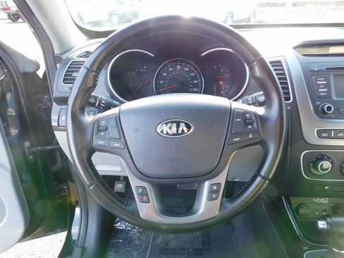 Used 2014 Kia Sorento LX AWD/4WD image 9
