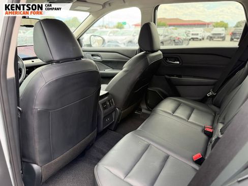 Used 2026 Nissan Rogue SL AWD/4WD image 25