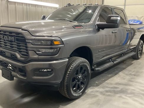 Used 2025 RAM 3500 Big Horn AWD/4WD image 4