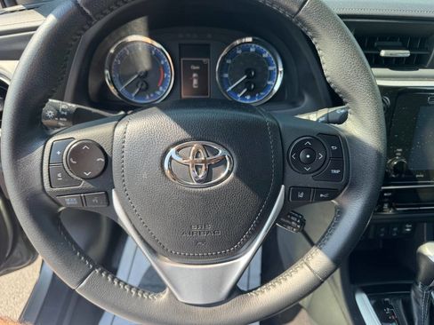 Used 2019 Toyota Corolla XLE FWD image 9