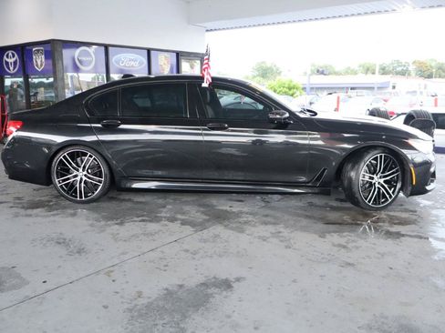Used 2017 BMW 740i RWD image 6