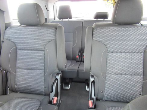 Used 2023 GMC Acadia SLE w/ Driver Convenience Package FWD image 20