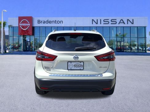 Used 2022 Nissan Rogue Sport SL AWD/4WD image 6